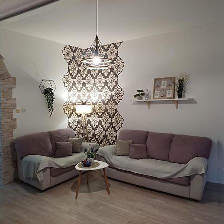 Apartment Green Free Private Parking Νόβι Σαντ Εξωτερικό φωτογραφία