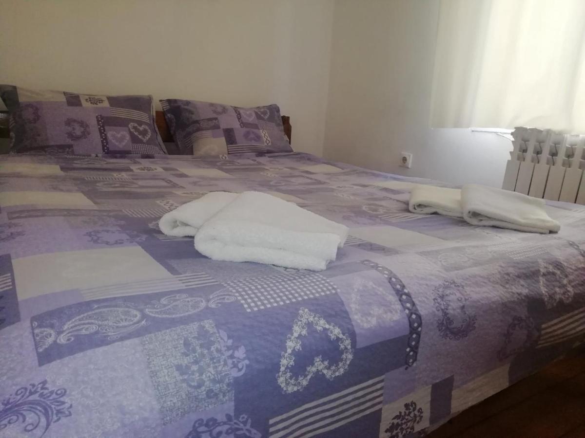 Apartment Green Free Private Parking Νόβι Σαντ Εξωτερικό φωτογραφία