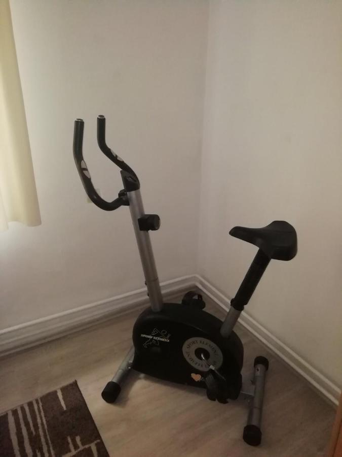 Apartment Green Free Private Parking Νόβι Σαντ Εξωτερικό φωτογραφία