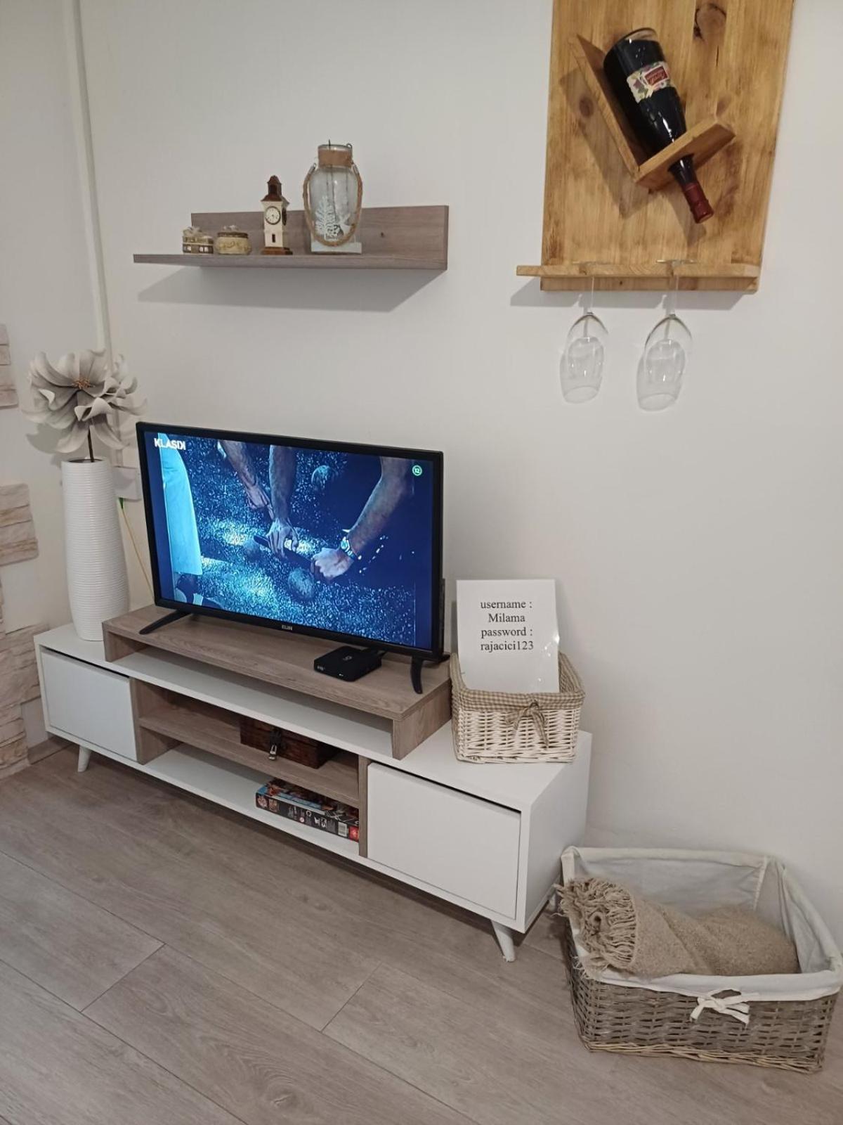 Apartment Green Free Private Parking Νόβι Σαντ Εξωτερικό φωτογραφία