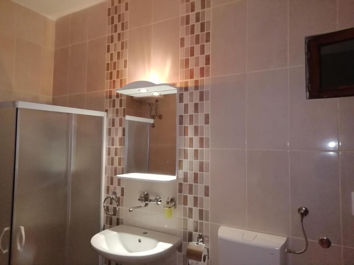 Apartment Green Free Private Parking Νόβι Σαντ Εξωτερικό φωτογραφία